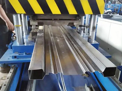 山西全自动汽车厢板设备