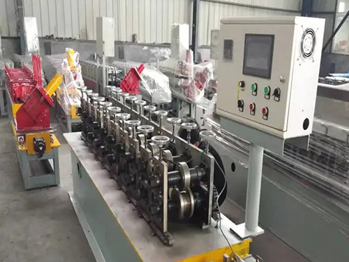 山西轻钢龙骨机